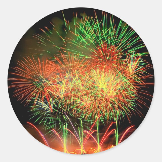 Feuerwerke beleuchten den Himmel Runder Aufkleber (Vorderseite)