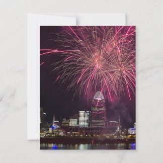 Feuerwerke über Cincinnati Feiertagskarte