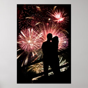 Feuerwerke verbinden das Küssen der Silhouette Poster