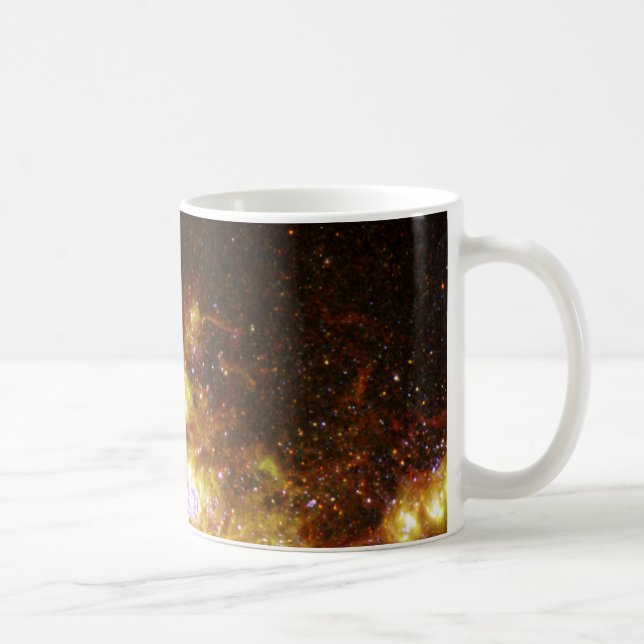 Feuerwerke von Star Formation Light Up Galaxy NGC  Kaffeetasse (Rechts)