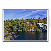 Feuillage d'automne autour de lac Minnewaska