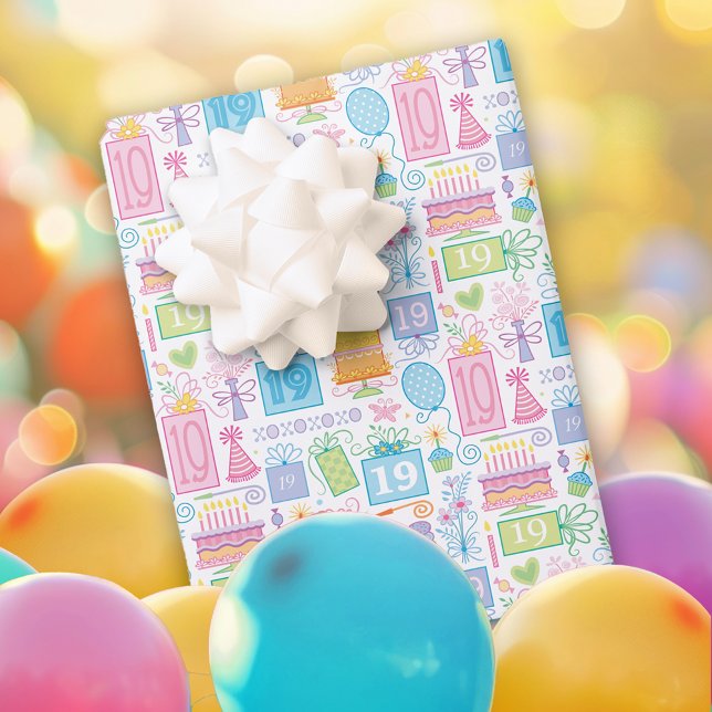 Feuille De Papier Cadeau 19e anniversaire Pastel Pink Cake présente des bal (Créateur téléchargé)