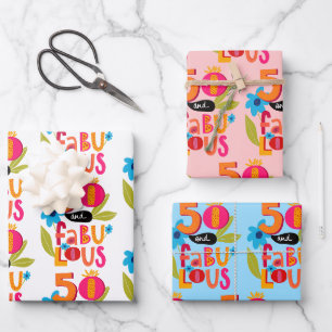 Feuille De Papier Cadeau 50 et fabuleux 50e anniversaire Whimsical Letterin