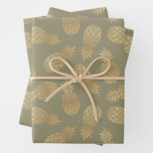 Feuille De Papier Cadeau Ananas en or sur vert olive