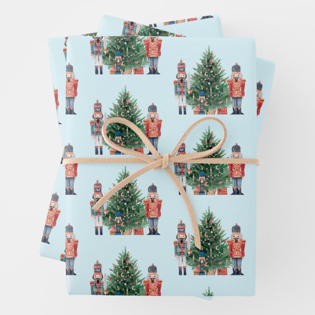 Feuille De Papier Cadeau Aquarelle et arbre de Noël (En situation)