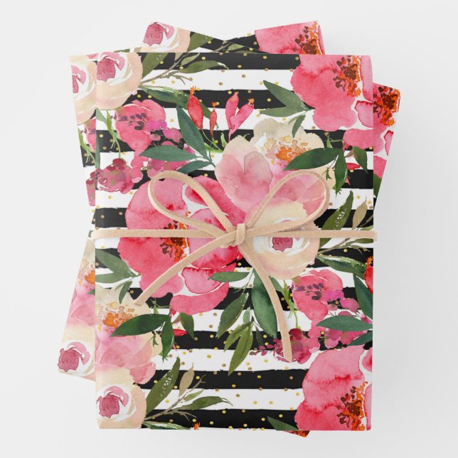 Feuille De Papier Cadeau Aquarelle Fleurs roses sur Blancs Noirs (En situation)