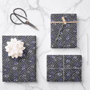 Feuille De Papier Cadeau Arrosage sur métal gris bleu
