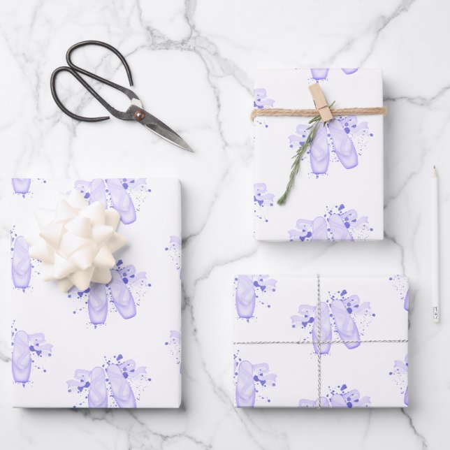 Feuille De Papier Cadeau Ballet violet Anniversaire Pointe Chaussures (Recto)