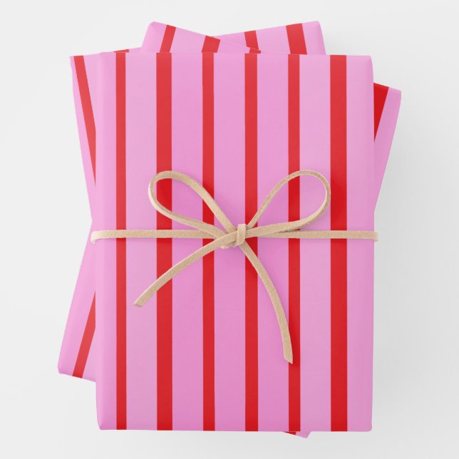 Feuille De Papier Cadeau Bandes roses et rouges (En situation)