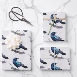 Feuille De Papier Cadeau Beau Corbeau sur une branche d'arbre