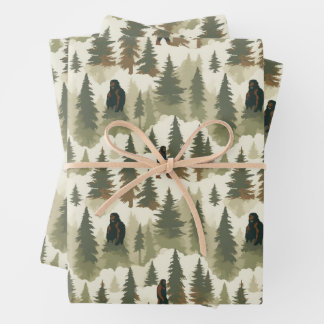 Feuille De Papier Cadeau Bigfoot dans la forêt