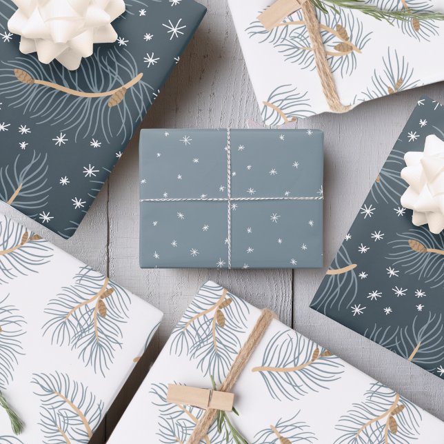 Feuille De Papier Cadeau Branches de sapins avec des flocons de neige | (Fir Branches with snowflakes, grey and white, elegant, wrapping paper )