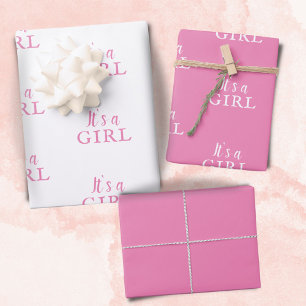 Feuille De Papier Cadeau C`est une fille de la typographie rose Baby shower