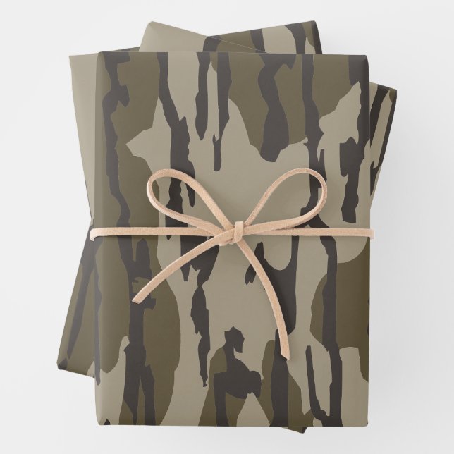 Feuille De Papier Cadeau Camo du fond de la terre (En situation)