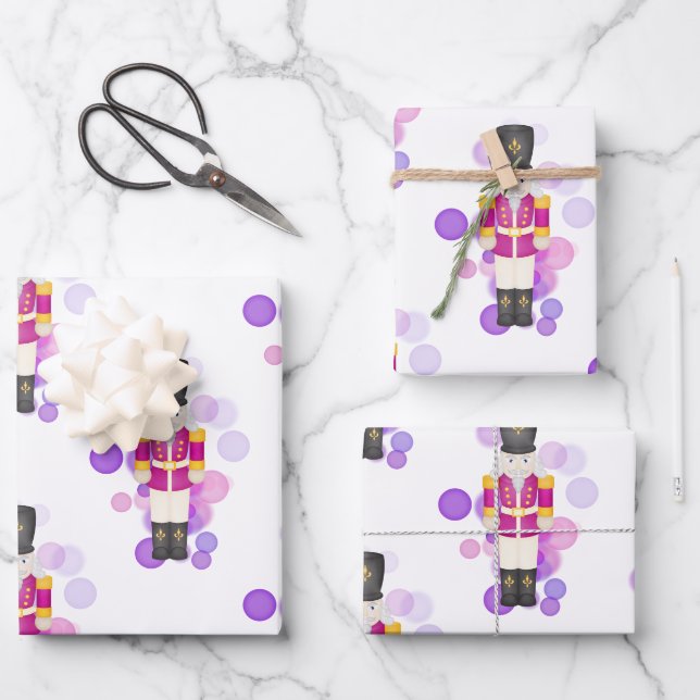 Feuille De Papier Cadeau Casse-noix traditionnel violet et rose (Recto)