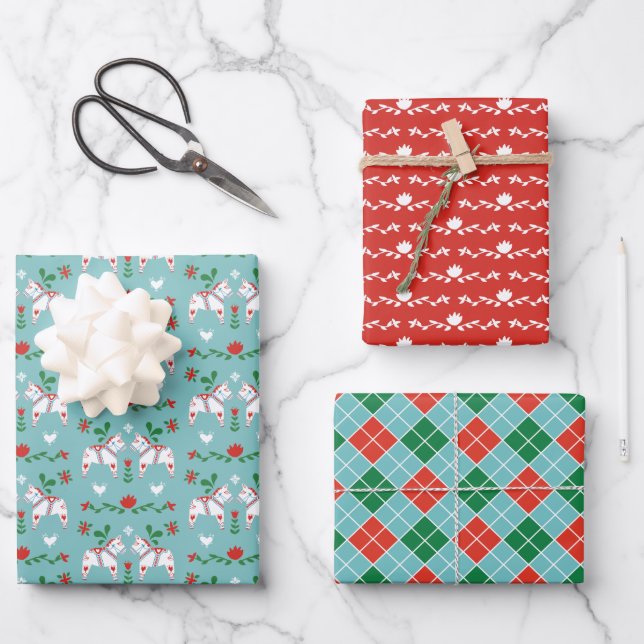 Feuille De Papier Cadeau Chevaux de Dala Motifs de Noël (Recto)