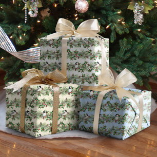 Feuille De Papier Cadeau Chickadee de Noël Holly et Pine