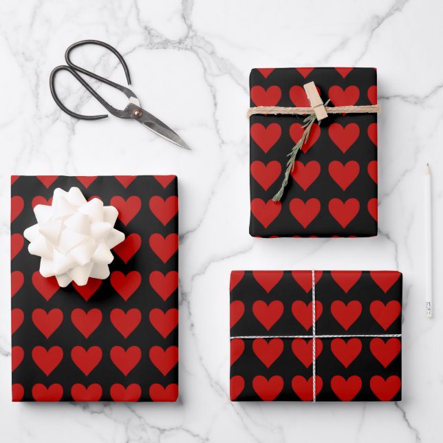 Feuille De Papier Cadeau Coeurs rouges sur noir (Recto)