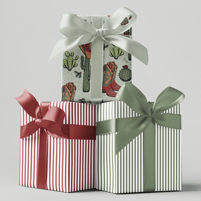 Feuille De Papier Cadeau Country Cowboy Howdy Noël (Western Howdy Christmas Designs. Hand Drawn Cowboy Boots, Cactus, Holly, Red Stripes, Green Stripes)