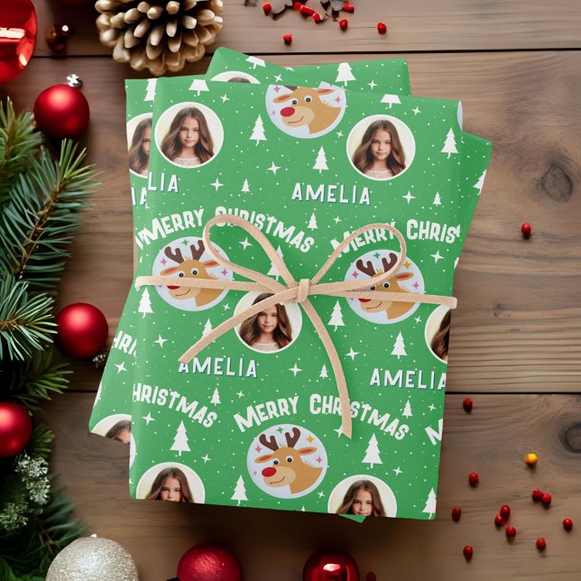 Feuille De Papier Cadeau Cute Green Reindeer Kid`s Name Photo Christmas (Créateur téléchargé)