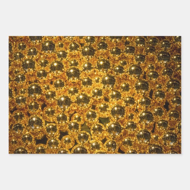 Feuille De Papier Cadeau Des boules dorées de Noël étincelantes enveloppant (Devant 3)