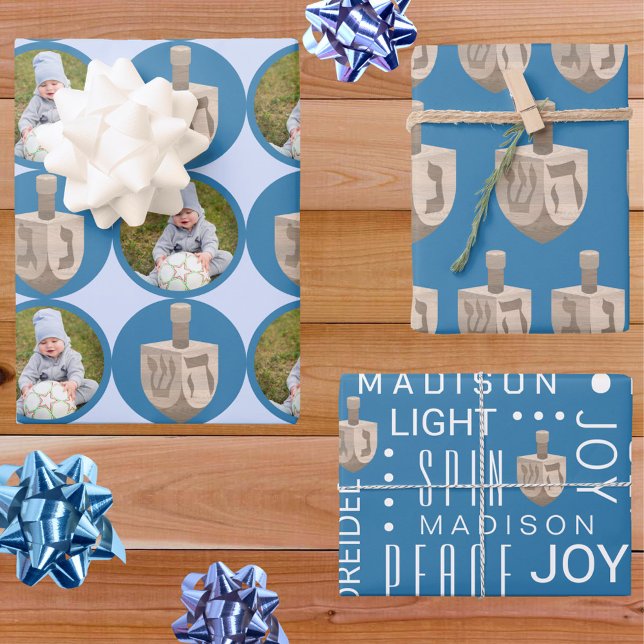 Feuille De Papier Cadeau Dreidel Rustic Oak Cute Blue Photo Hanoukka (Rustic faux wood oak dreidels add a modern rustic touch to this Hanukkah wrapping paper assortment)