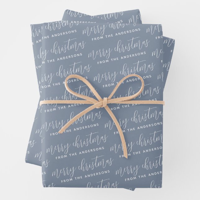 Feuille De Papier Cadeau Dusty Blue Calligraphie Joyeux Noël Famille (En situation)