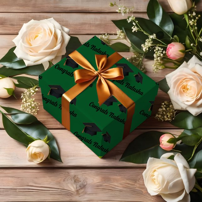 Feuille De Papier Cadeau Félicitations à la cérémonie de remise des diplôme (Créateur téléchargé)