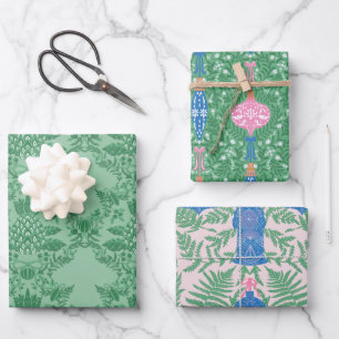 Feuille De Papier Cadeau Festif Noël rose et Motif vert