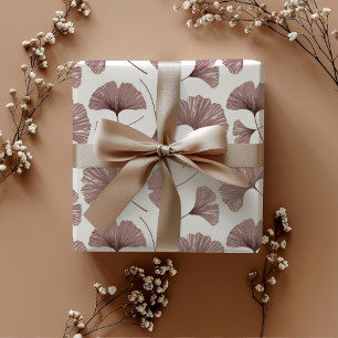Feuille De Papier Cadeau Feuillage moderne de ginkgo rose poussiéreux 