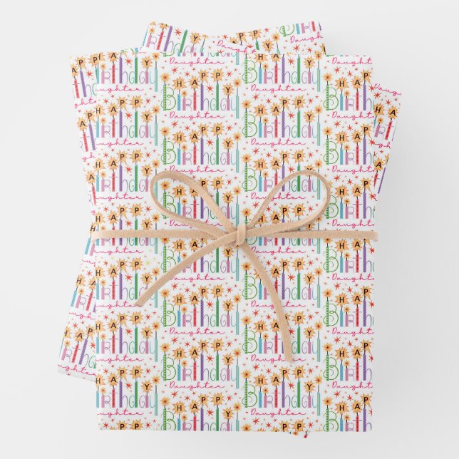Feuille De Papier Cadeau Fille joyeuse bougies d'anniversaire (En situation)