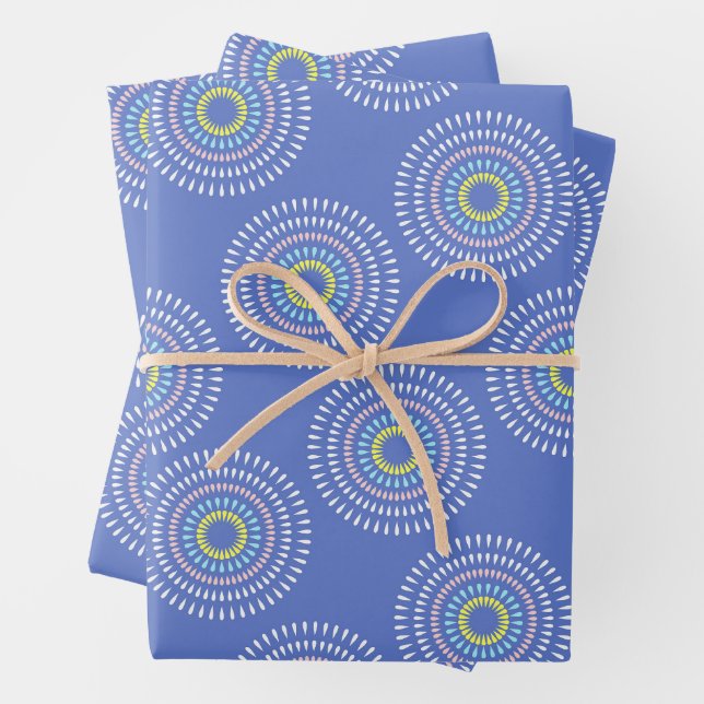 Feuille De Papier Cadeau Fireworks bleu japonais (En situation)