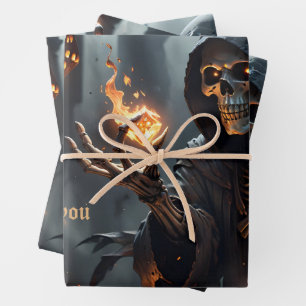 Feuille De Papier Cadeau Flames gothiques, gardienne des dés brûlants.