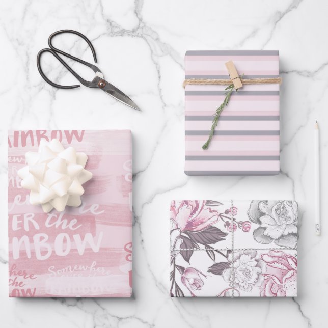 FEUILLE DE PAPIER CADEAU FLEURS BLANCHES ET STRIPES ROSES PASTEL (Recto)