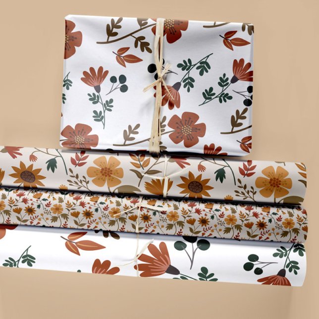 Feuille De Papier Cadeau Flore moderne vert Girly rouille or (Modern Floral Greenery Girly Gold Rust Wrapping Paper Sheets from Studio Posies.)