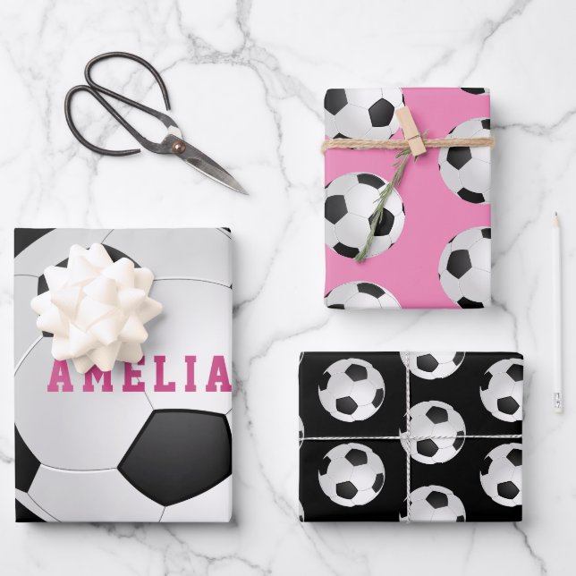 Feuille De Papier Cadeau Football Balls Enfants Nom rose Anniversaire (Recto)