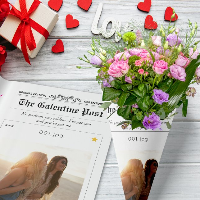 Feuille De Papier Cadeau Galentines Day Journal Photo Collage Hearts (Galentines Day Newspaper Photo Collage Hearts Wrapping Paper Sheets)