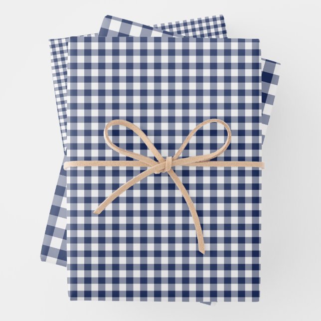 Feuille De Papier Cadeau Gingham Classique Bleu Nuit (En situation)