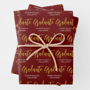 Feuille De Papier Cadeau Graduate Red White Gold Grad Nom de classe de 2024