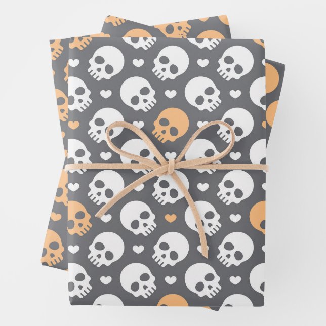 Feuille De Papier Cadeau Halloween Skulls & Sweet Hearts Wrapping Paper (En situation)