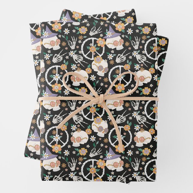 Feuille De Papier Cadeau Hippie Halloween Skulls et Fleurs Motif (En situation)