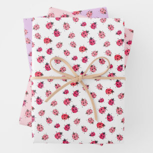 Feuille De Papier Cadeau Illustration fantaisiste de coccinelle en aquarell