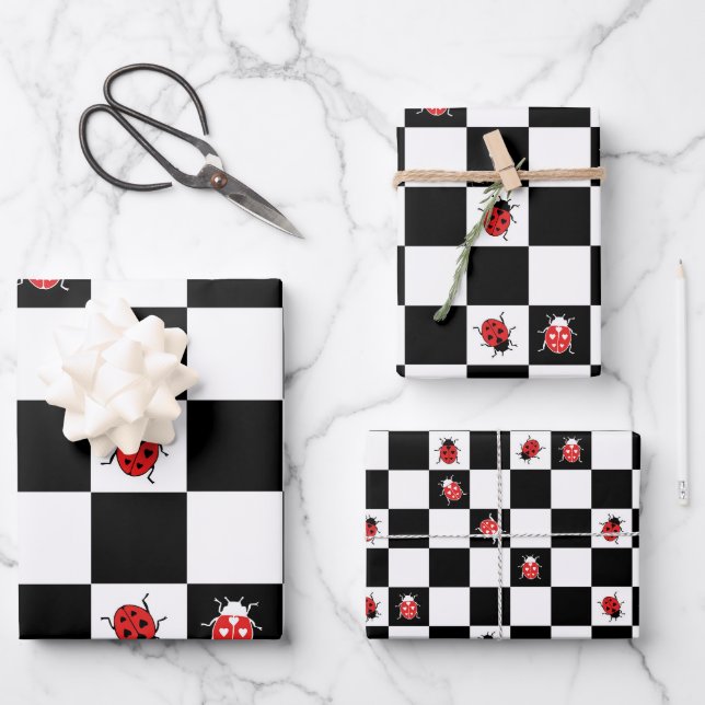 Feuille De Papier Cadeau Ladybirds sur un échiquier (Recto)