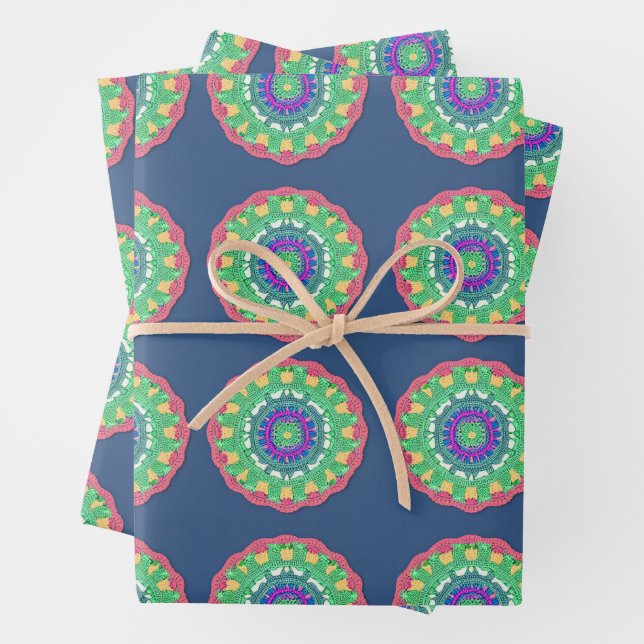 Feuille De Papier Cadeau Le Motif Crochet de grand-mère (En situation)