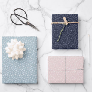 Feuille De Papier Cadeau Les flocons de neige bleu rose et la marine hiver