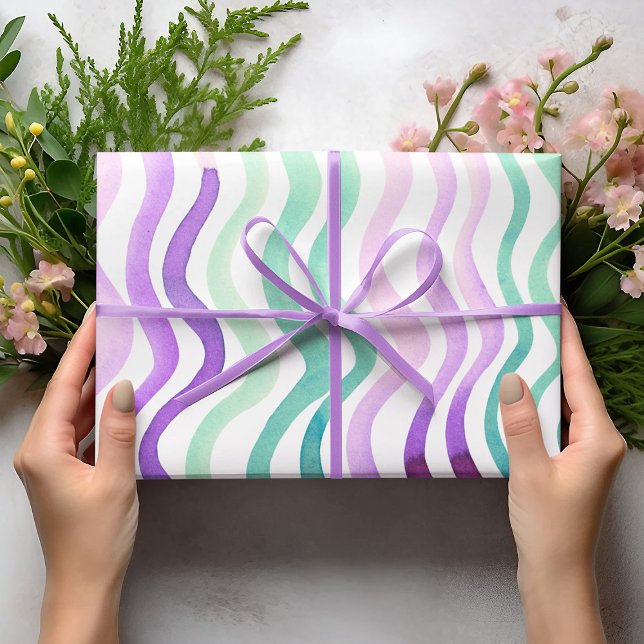 Feuille De Papier Cadeau Lignes d'aquarelles violettes et vertes (Créateur téléchargé)