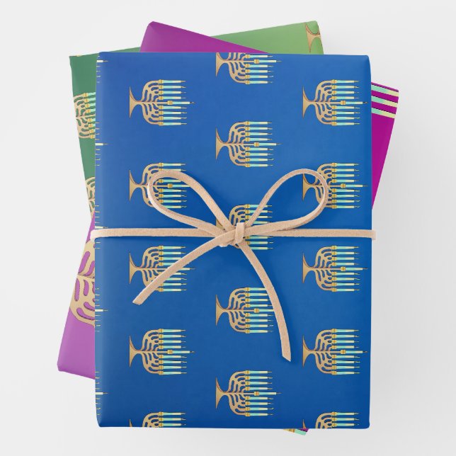 Feuille De Papier Cadeau Menorah sur dégradé (En situation)