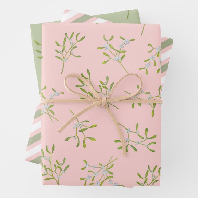 Feuille De Papier Cadeau Mistletoe Stripes Rose Vert (En situation)