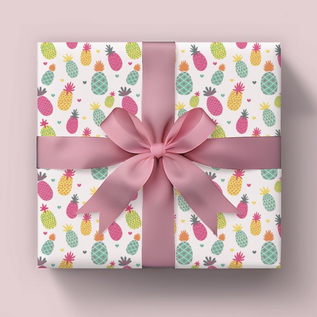 Feuille De Papier Cadeau Motif d'ananas tropical (Pineapple tropical fruit pattern wrapping paper roll.)