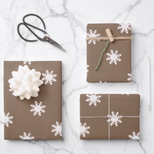 Feuille De Papier Cadeau Motif de flocon de neige marron profond de Noël